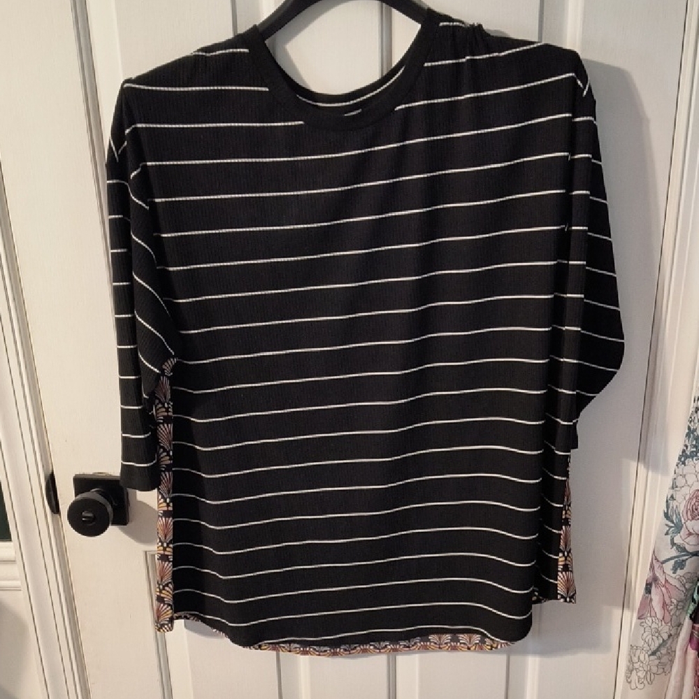 DR2 Black Ribbed Top